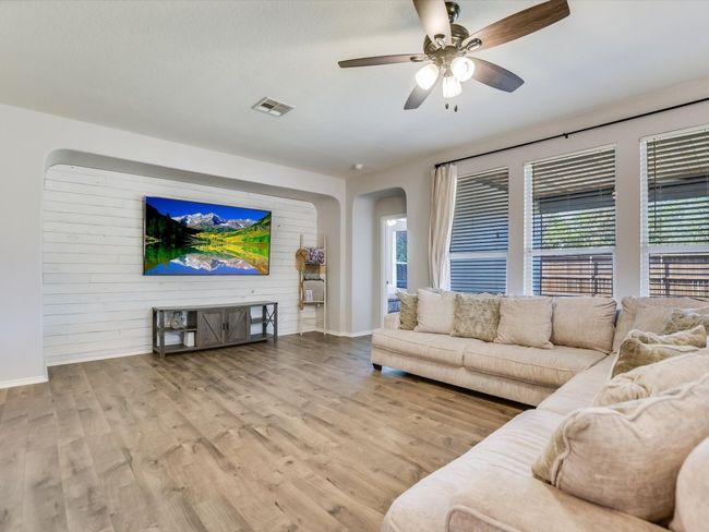 241 Sunnyside Dr, House other with 3 bedrooms, 2 bathrooms and 4 parking in Kyle TX | Image 7