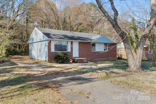 3030 Crawford Ave, Gastonia, NC, 28052-6071 | Card Image