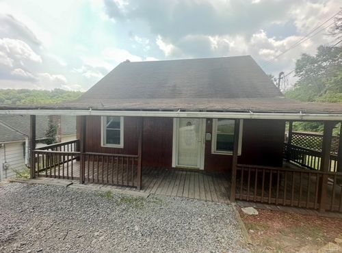 713 Summit Ave, Ellwood City - BEA, PA, 16117 | Card Image