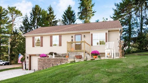 209 Fancy St, Somerset, OH, 43783-9509 | Card Image