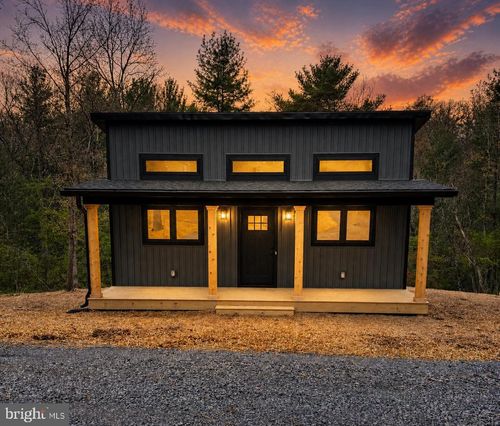 1040 Possum Hollow Trl, GERRARDSTOWN, WV, 25420-3029 | Card Image