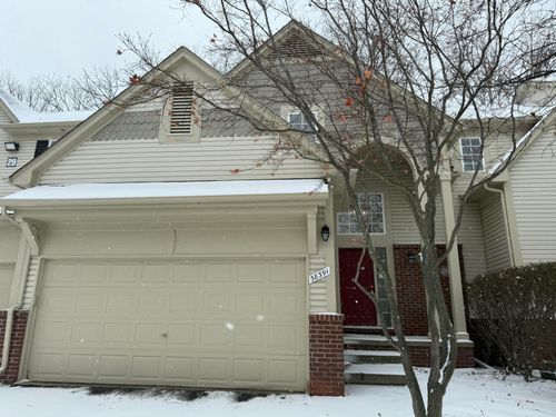 38391 Churchill Ln, Farmington Hills, MI, 48331-3775 | Card Image