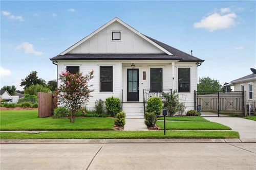 1923 Center St, Arabi, LA, 70032-1712 | Card Image
