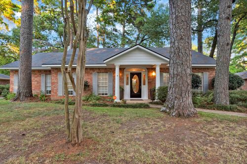 555 N Marlborough Cir, Shreveport, LA, 71106-6132 | Card Image