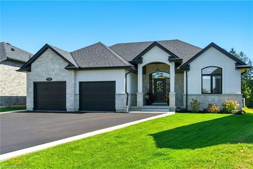 270 Charles St, Waterford, ON, N0E1Y0 | Card Image