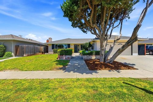 651 San Tomas Way, Salinas, CA, 93901-3912 | Card Image