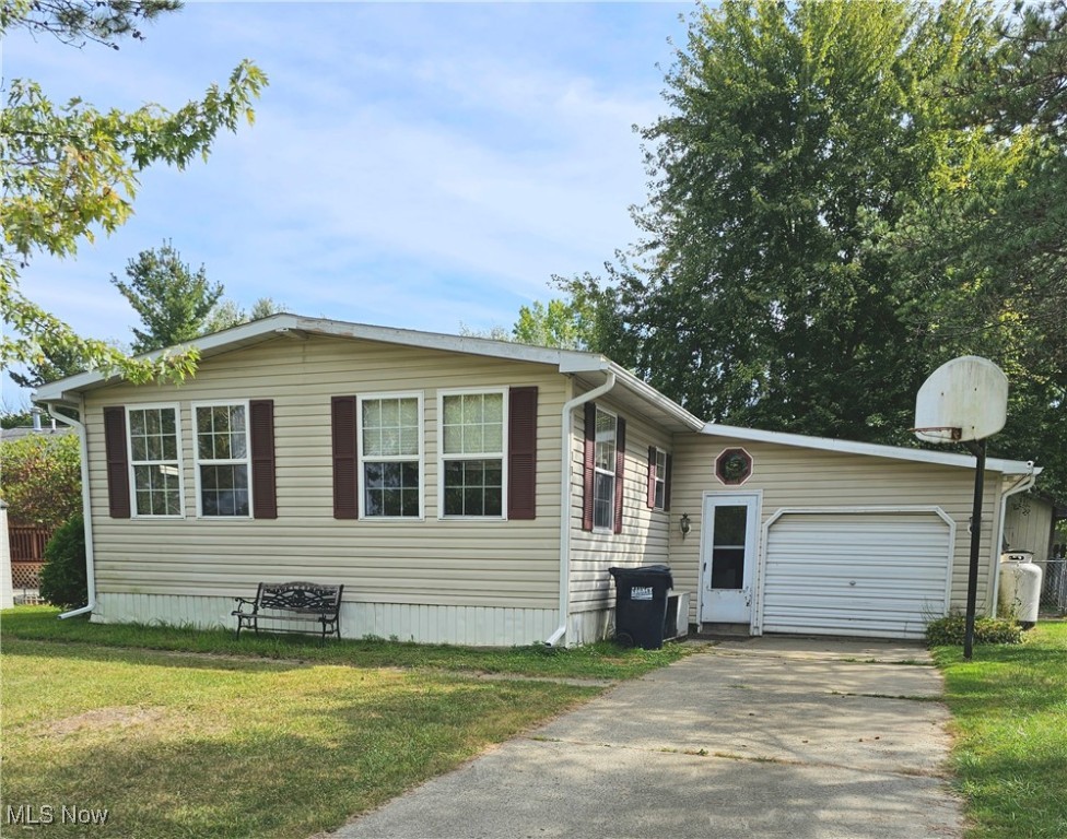 Walleye Ct, Lagrange, OH 44050