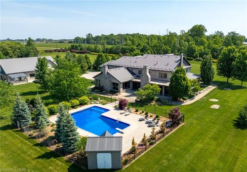4580 Cherry Avenue, Beamsville, ON, L3J1A3 | Card Image