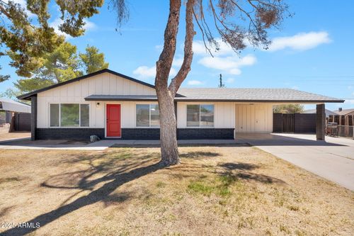 8925 W Monterosa St, Phoenix, AZ, 85037-2039 | Card Image