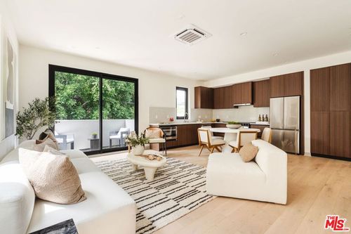 e-1051 N Spaulding Avenue, West Hollywood, CA, 90046 | Card Image