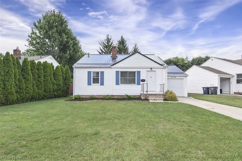 5136 Bridgewater Rd, Lyndhurst, OH, 44124-2702 | Card Image