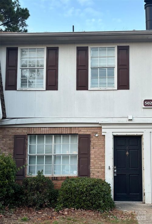 5823 Hunting Ridge Ln, Charlotte, NC, 28212-0612 | Card Image