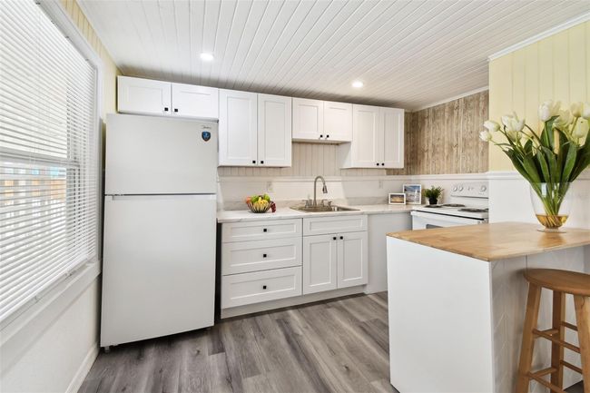Front unit, Duplex for sale Madeira Beach | Image 14