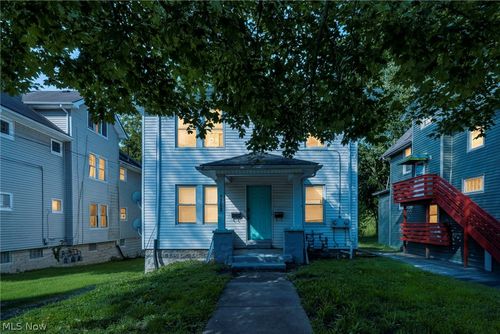 1282 Pondview Ave, Akron, OH, 44305-3366 | Card Image
