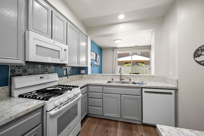 2224 Lago Ventana, Townhouse with 3 bedrooms, 3 bathrooms and 2 parking in Chula Vista CA | Image 11