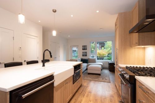 122-525 2nd St E, North Vancouver, BC, V7L1E1 | Card Image