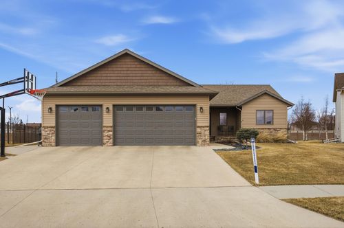 5539 Sunflower Ln S, Fargo, ND, 58104-3962 | Card Image