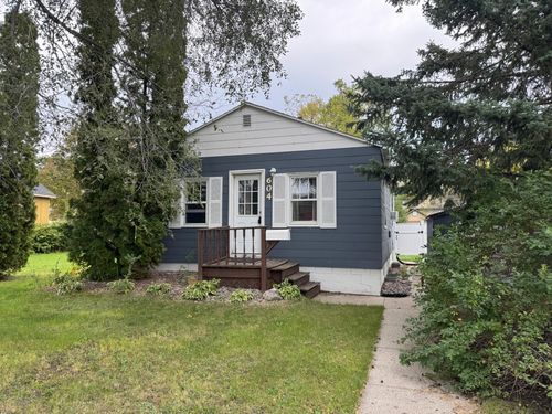 604 9th St N, Wahpeton, ND, 58075-3819 | Card Image