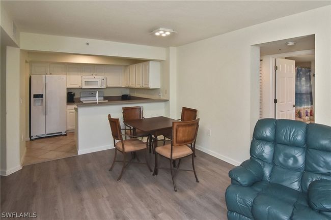 215 - 4113 Residence Drive, Condo with 3 bedrooms, 2 bathrooms and null parking in Fort Myers FL | Image 10