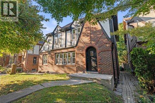 2163 Victoria Ave, Windsor, ON, N8X1P8 | Card Image