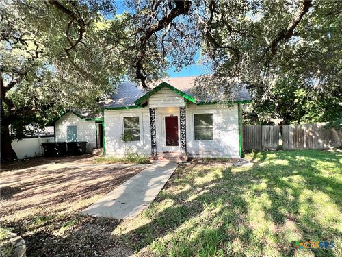 105 N Summer St, Lampasas, TX, 76550-1635 | Card Image