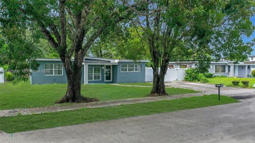 3330 Sw 59th Ter, West Park, FL, 33023-5221 | Card Image