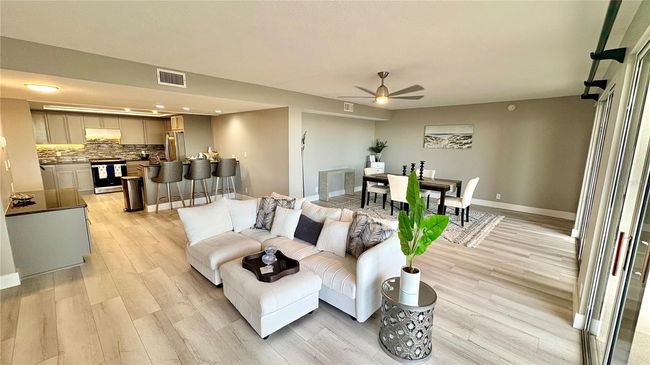 Living Room | Image 6