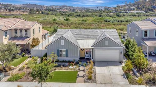 31633 Calle De Las Estrellas, Bonsall, CA, 92003-3733 | Card Image