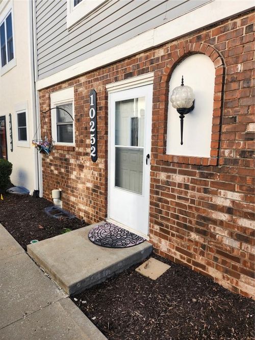 146-10252 W 96th Ter, Overland Park, KS, 66212-5147 | Card Image