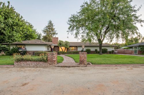 705 E Alamos Ave, Fresno, CA, 93704-3102 | Card Image