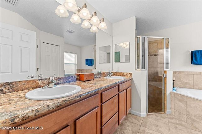 Entrance To Bedrooms 2 + 3 and Full Bathroom | Image 21
