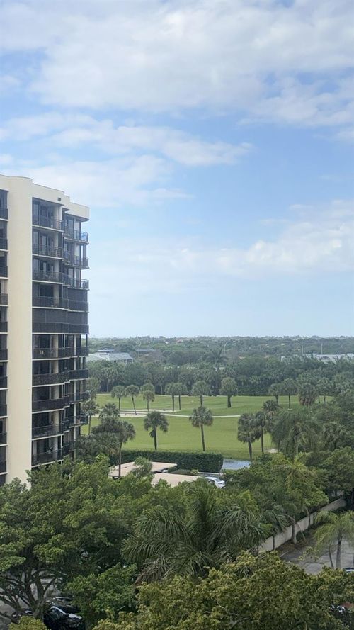 apt-705-2425 Presidential Way, West Palm Beach, FL, 33401-1308 | Card Image