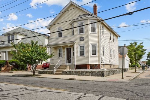 569 Admiral St, Providence, RI, 02908-1558 | Card Image
