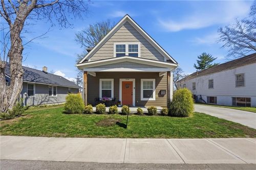 208 Nw 16th St, Blue Springs, MO, 64015-3518 | Card Image