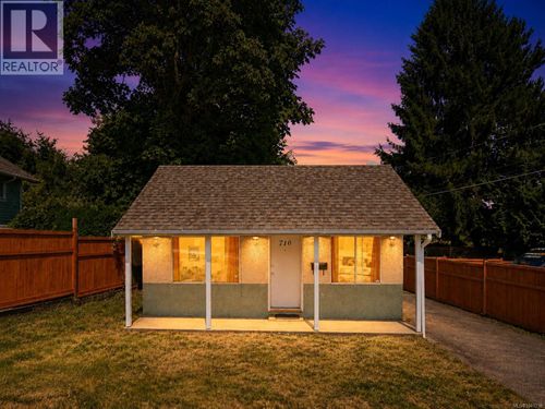 710 Fitzwilliam Street, Nanaimo, BC, V9R3B6 | Card Image