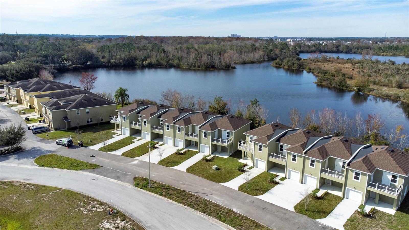 Lake Shore Pkwy, Davenport, FL 33896