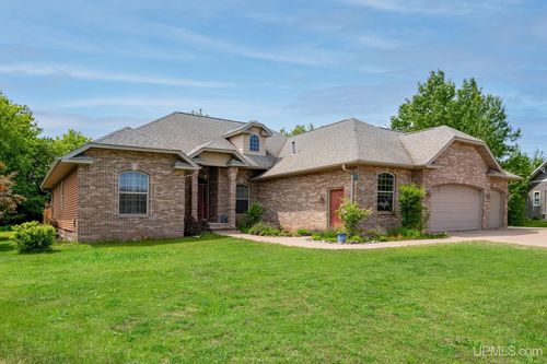 821 Camelot Drive, Negaunee, MI, 49866 | Card Image