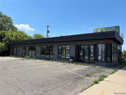 3430 Davison Rd, Flint, MI, 48506-3935 | Card Image