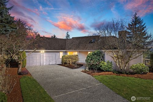 15728 Ne 61st Ct, Redmond, WA, 98052 | Card Image