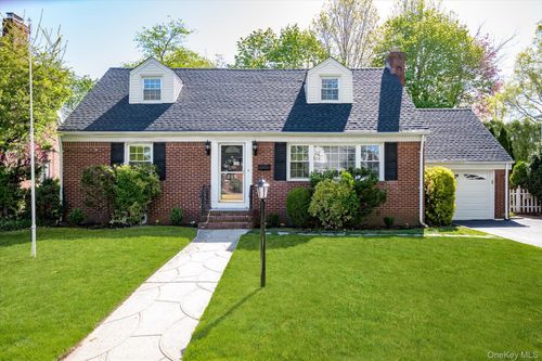 219 New Hyde Park Rd, Garden City, NY, 11530-2323 | Card Image