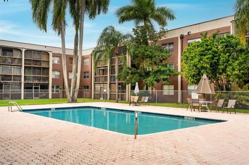 105e-7000 Nova Dr, Davie, FL, 33317-7125 | Card Image