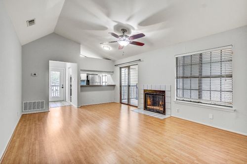 apt-2022-2215 Post Rd, Austin, TX, 78704-4344 | Card Image