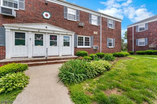 4d-4 Colfax Mnr, Roselle Park, NJ, 07204 | Card Image