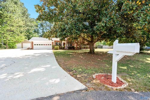 121 Flowerwood Dr, Meridianville, AL, 35759-1511 | Card Image