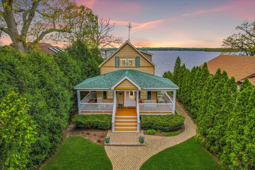 140 Eagle Point Rd, Fox Lake, IL, 60020-1727 | Card Image