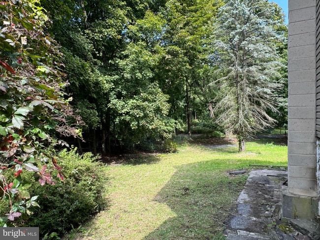 464 W White St, House other with 4 bedrooms, 1 bathrooms and null parking in SUMMIT HILL PA | Image 4