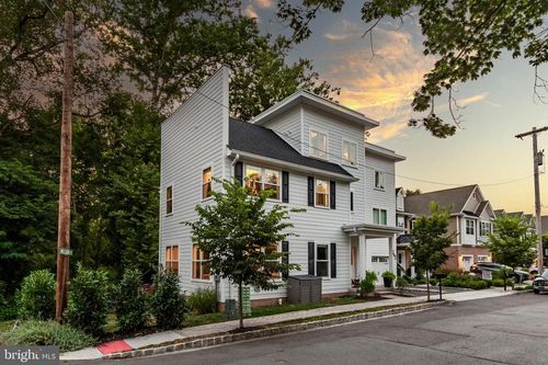 79 Wilson St, Lambertville, NJ, 08530-1848 | Card Image