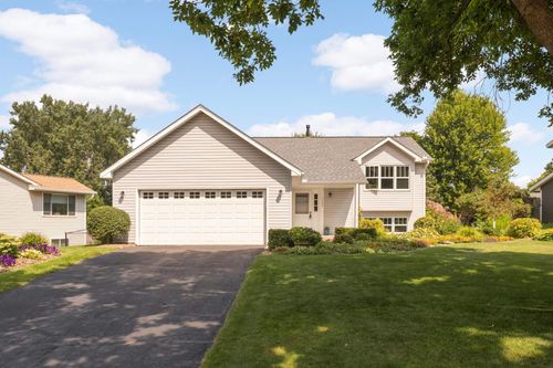 2409 Henslow Ave N, Oakdale, MN, 55128-5015 | Card Image