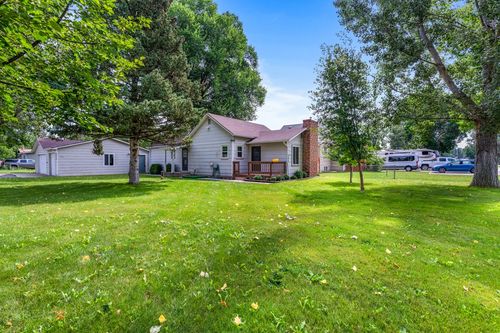 304 1st St Se, Park City, MT, 59063-8049 | Card Image