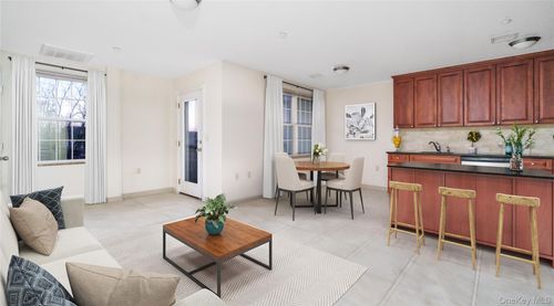 608-400 Carney St, Glen Cove, NY, 11542-4397 | Card Image